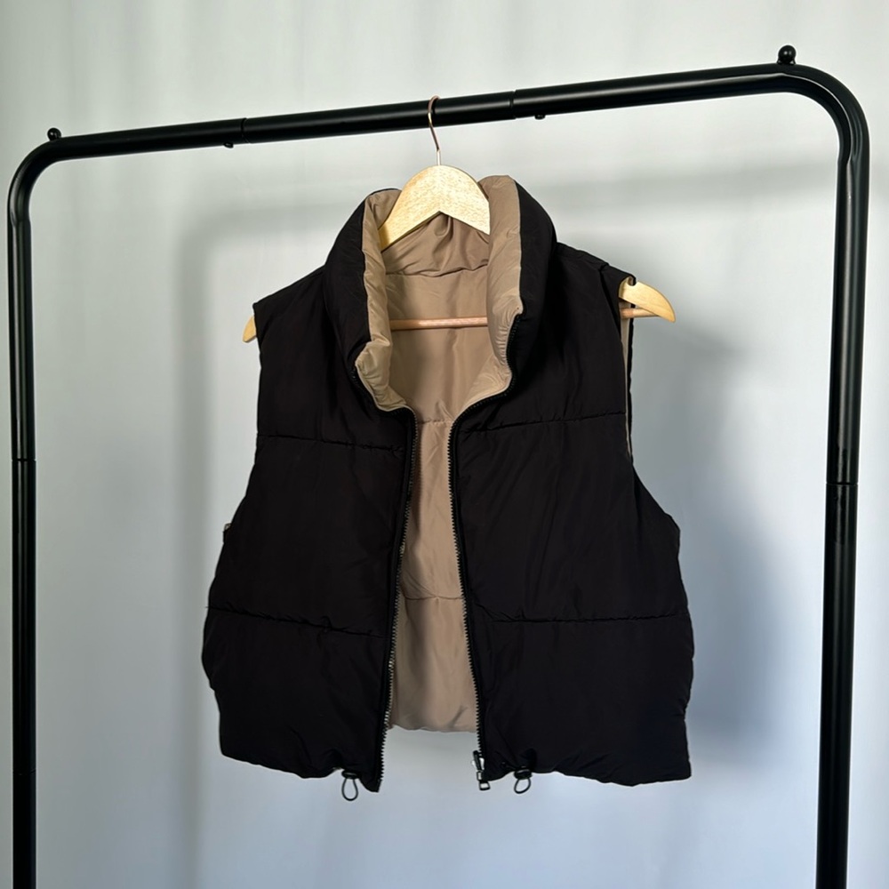 Reversible Tan & Black Cropped Puffy Vest | Let’s Have a Hiking Date